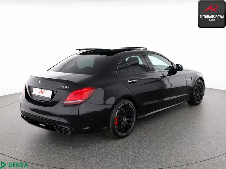 MERCEDES C63 S AMG V8 BITURBO 510 CH – DISPONIBLE À L'IMPORTATION