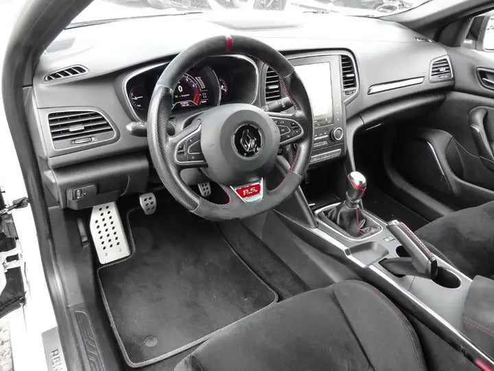 RENAULT MEGANE 4RS TROPHY 300 – Performance sportive et agilité au quotidien