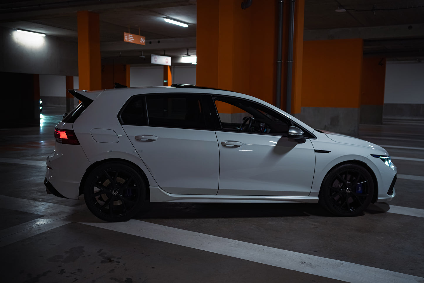 VOLKSWAGEN GOLF 8R – 2.0 TSI 333 CH AKRAPOVIC- IMPORT
