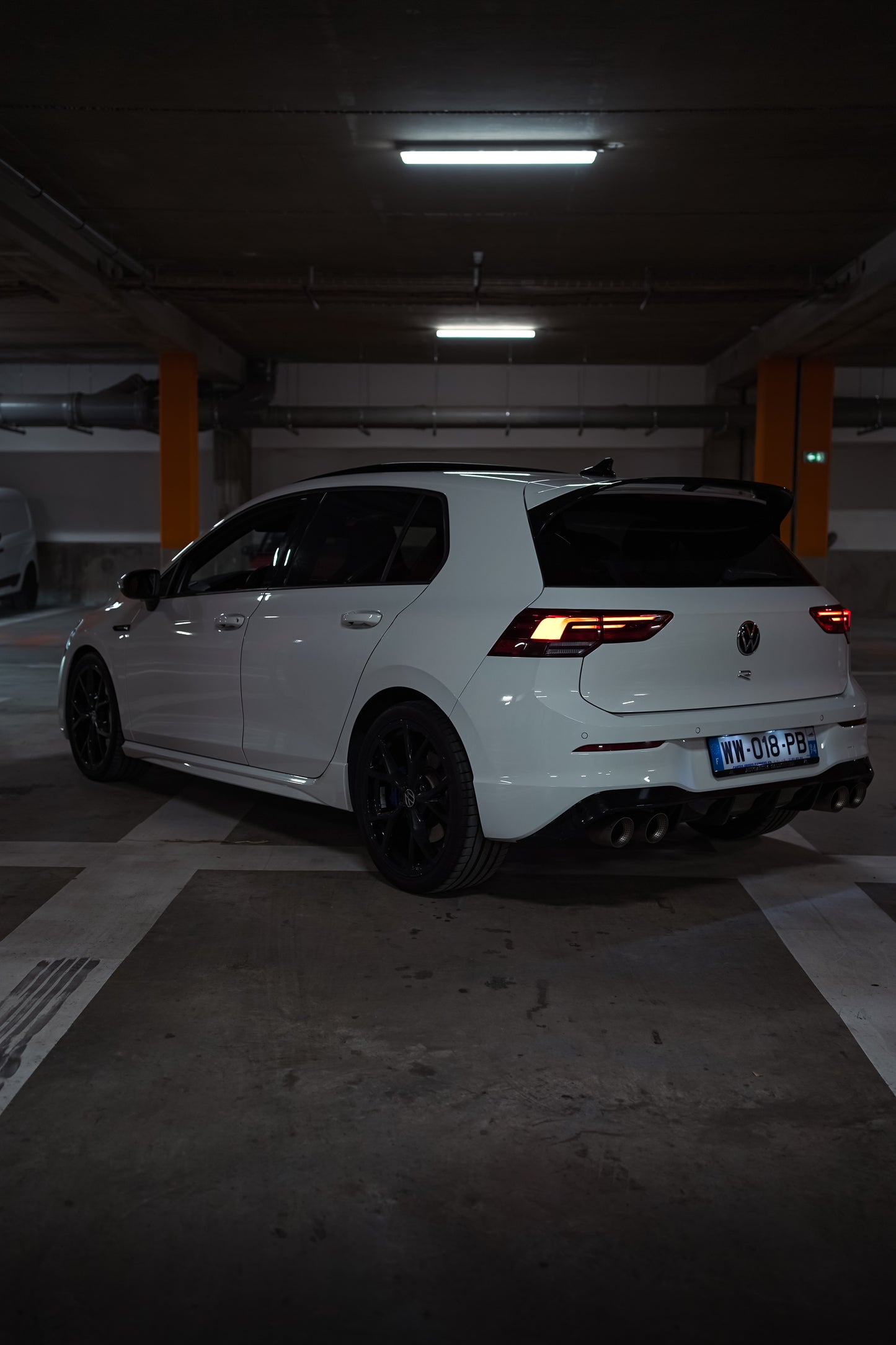 VOLKSWAGEN GOLF 8R – 2.0 TSI 333 CH AKRAPOVIC- IMPORT