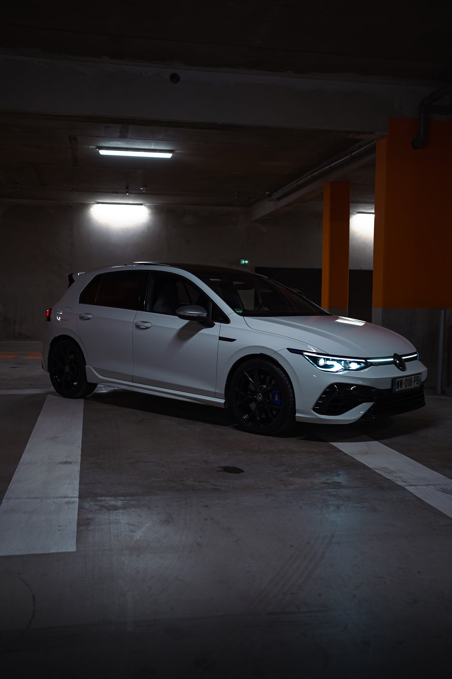 VOLKSWAGEN GOLF 8R – 2.0 TSI 333 CH AKRAPOVIC- IMPORT