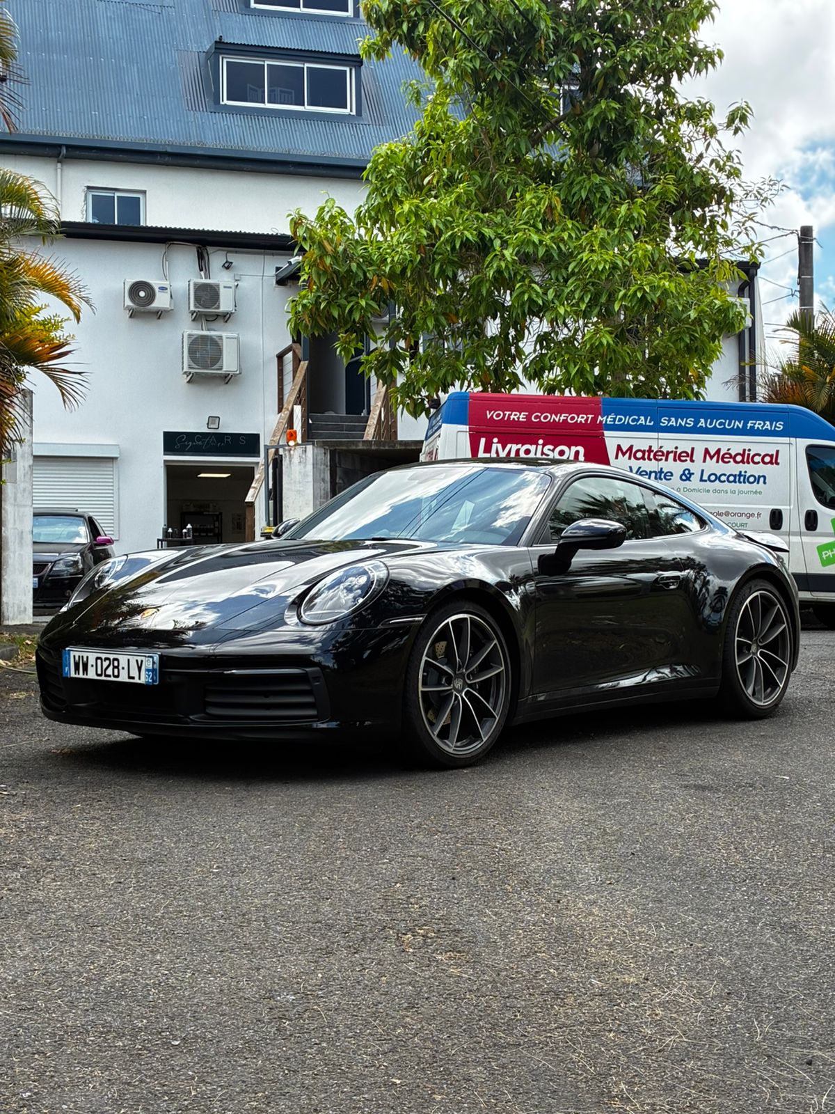 Porsche 911 Type 992 Carrera 4 – 3.0L 385 ch – Pano / État Neuf