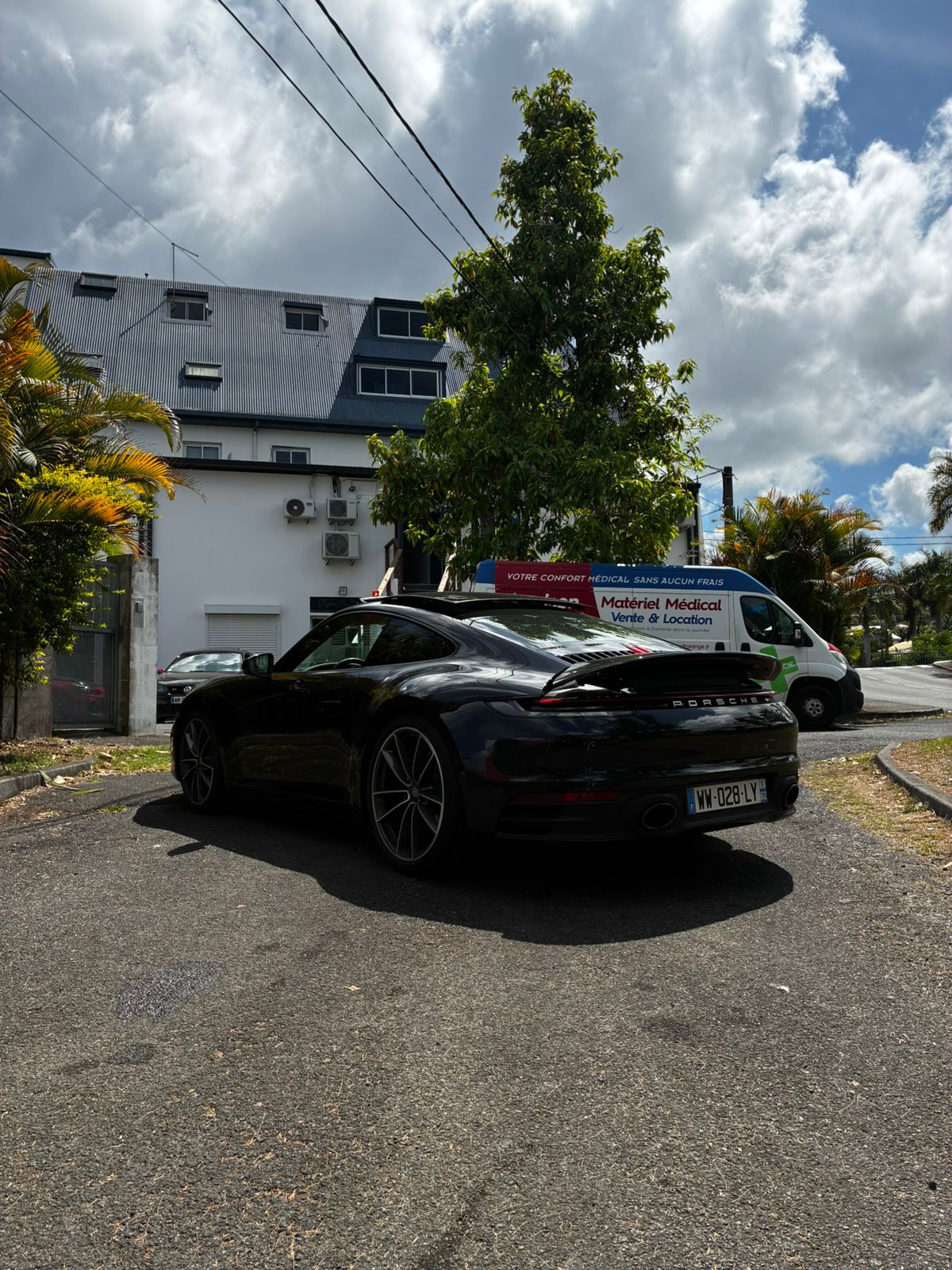 Porsche 911 Type 992 Carrera 4 – 3.0L 385 ch – Pano / État Neuf