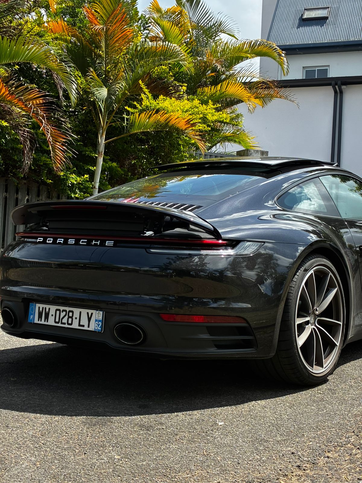 Porsche 911 Type 992 Carrera 4 – 3.0L 385 ch – Pano / État Neuf