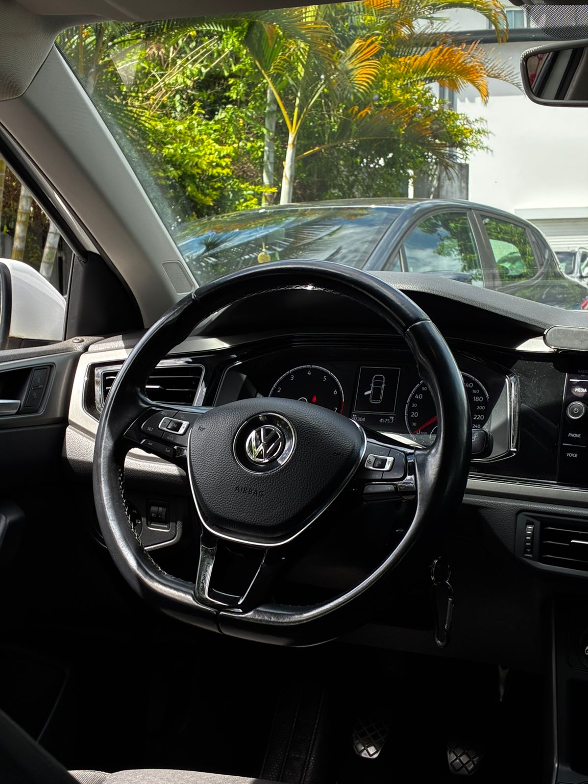 Volkswagen Polo VI Confortline 95 ch – Essence – Garantie 3 mois incluse