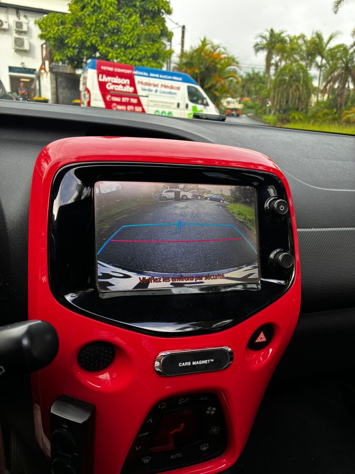 CITROËN C1 AIRSCAPE SHINE – 82 CH – 5 PORTES – TOIT OUVRANT