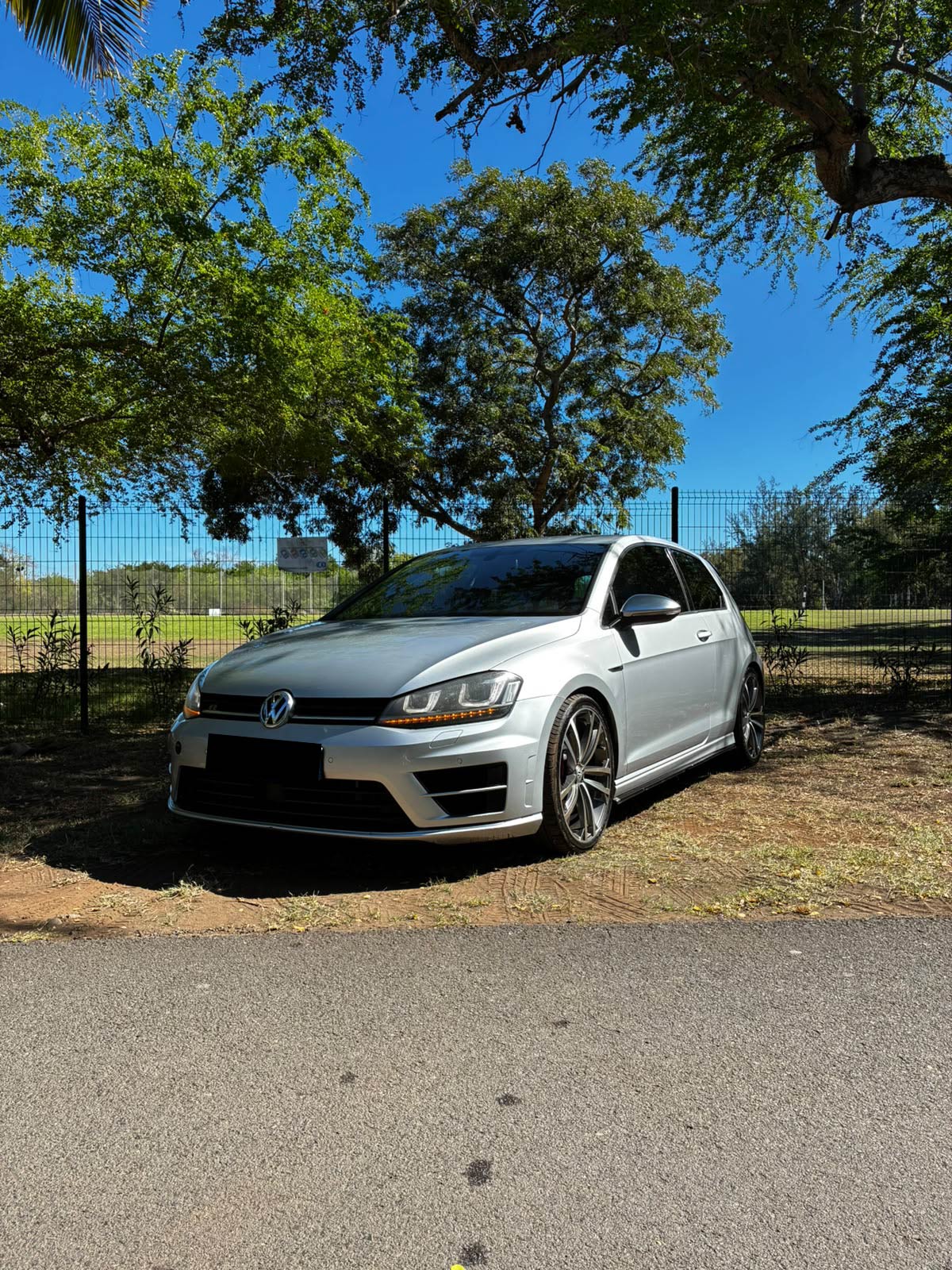 VOLKSWAGEN GOLF 7 R DSG6 4MOTION DISPONIBLE