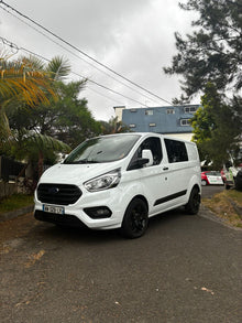 Ford Transit Custom Kombi 6 Places + Utilitaire – 2023 – 9000 km
