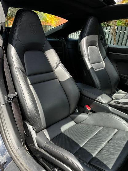 Porsche 911 Type 992 Carrera 4 – 3.0L 385 ch – Pano / État Neuf