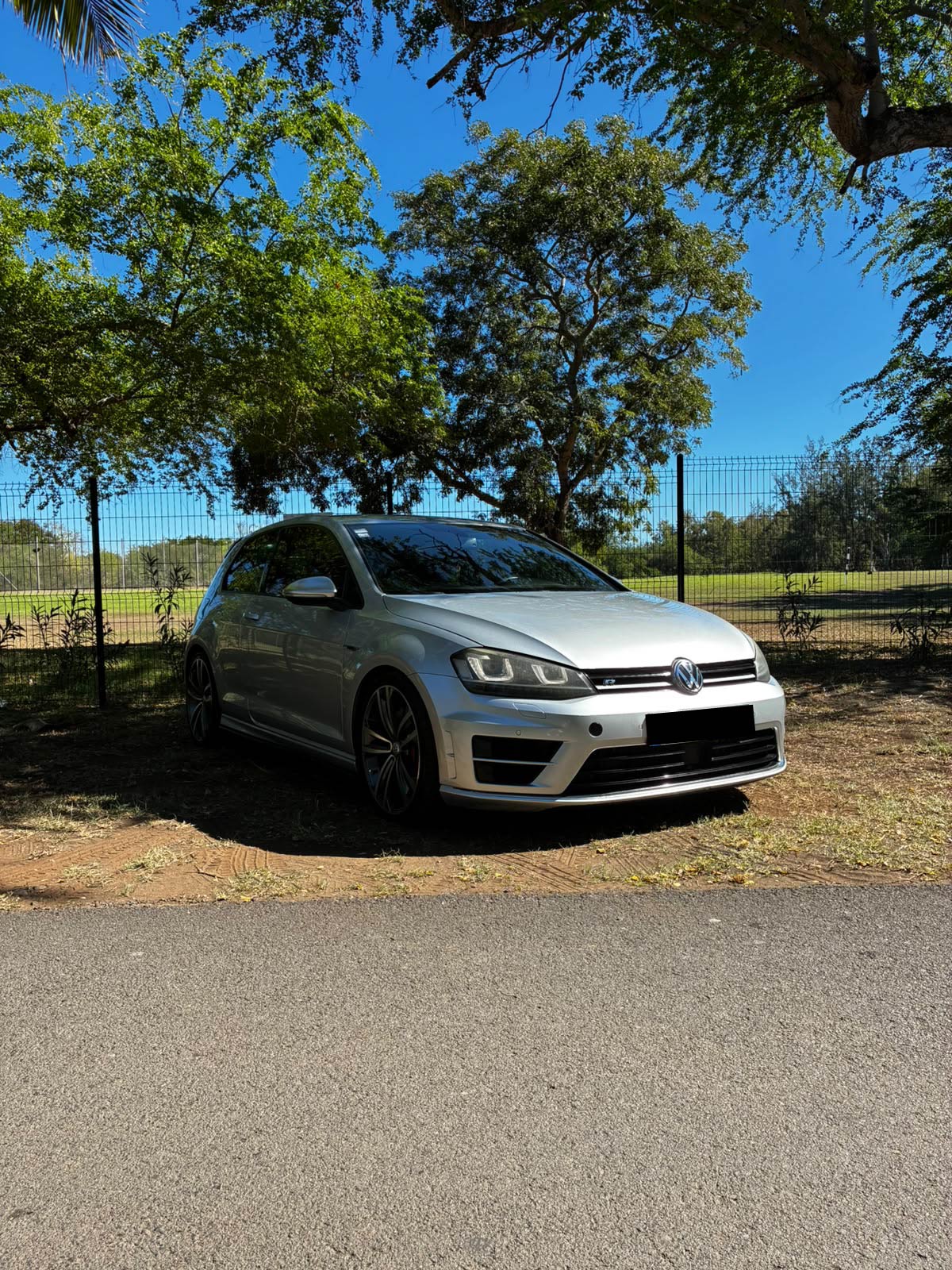 VOLKSWAGEN GOLF 7 R DSG6 4MOTION DISPONIBLE