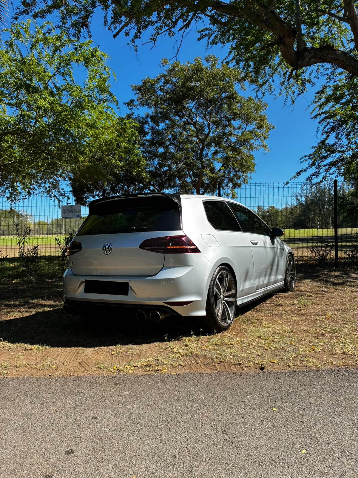 VOLKSWAGEN GOLF 7 R DSG6 4MOTION DISPONIBLE