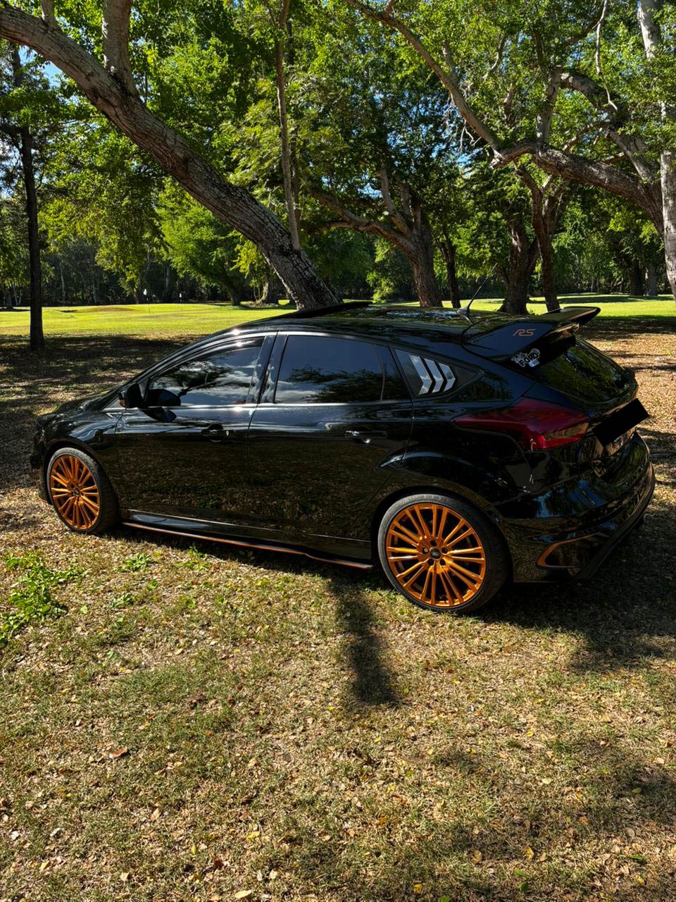 FORD FOCUS RS 350 CH – PACK PERFORMANCE – TOIT PANORAMIQUE – DISPONIBLE