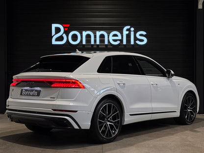 AUDI Q8 55 TFSI HYBRIDE 381 CH S LINE – DISPONIBLE À L'IMPORTATION