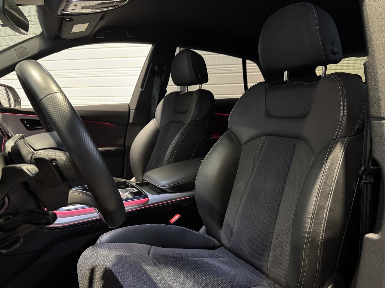 AUDI Q8 55 TFSI HYBRIDE 381 CH S LINE – DISPONIBLE À L'IMPORTATION