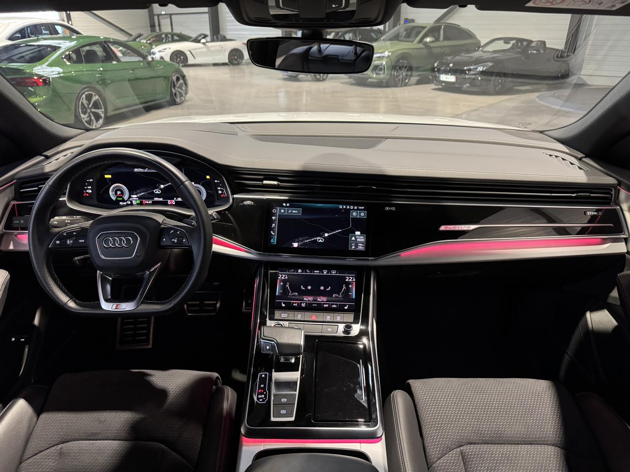 AUDI Q8 55 TFSI HYBRIDE 381 CH S LINE – DISPONIBLE À L'IMPORTATION