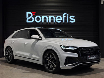 AUDI Q8 55 TFSI HYBRIDE 381 CH S LINE – DISPONIBLE À L'IMPORTATION